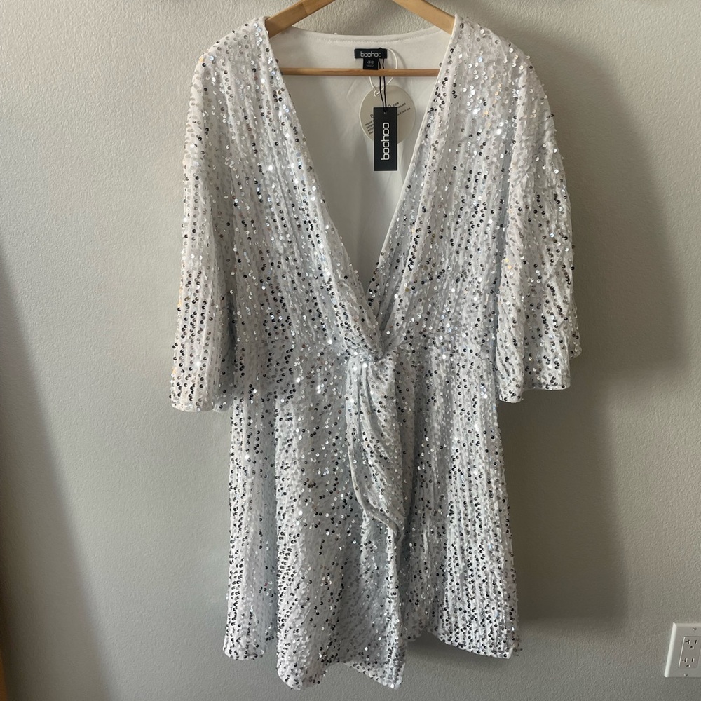 Boohoo US 18 White Silver Sequin Dress